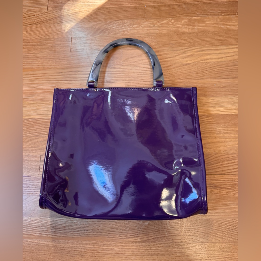 90s does 60s Purple Patent Leather Neiman Marcus Purse w Grey Lucite Strap - Picture 3 of 6